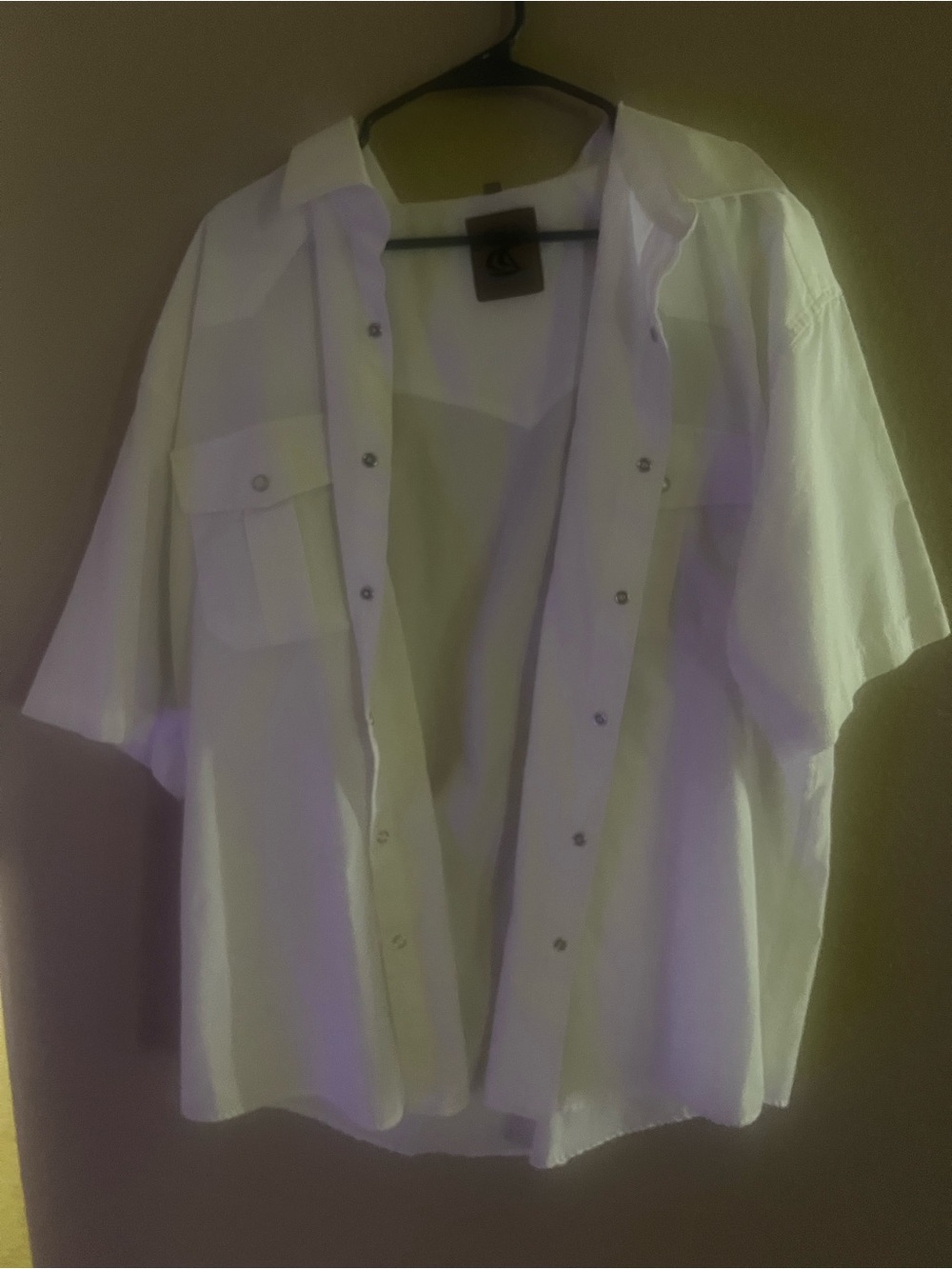 Classic White Short-Sleeve Men’s Shirt